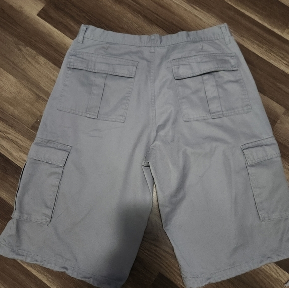 Lime Tree Gray Cargo Shorts Size 40 - Picture 6 of 6